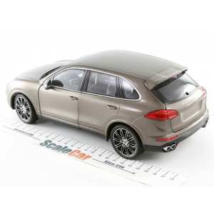 1/18 Porsche Cayenne Turbo S (958) Facelift 2015 (коричневый мет.)