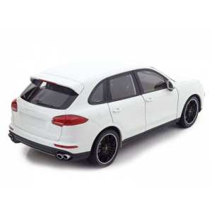 1/18 Porsche Cayenne Turbo S 2014 белый