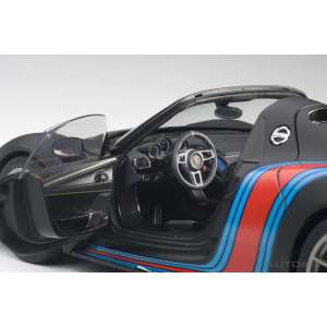 1/18 Porsche 918 Spyder Weissach Package 2013 (matt black, martini livery) черный Мартини