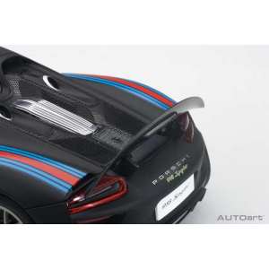 1/18 Porsche 918 Spyder Weissach Package 2013 (matt black, martini livery) черный Мартини