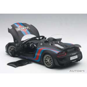 1/18 Porsche 918 Spyder Weissach Package 2013 (matt black, martini livery) черный Мартини