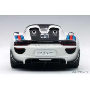 1/18 Porsche 918 Spyder Weissach Package 2013 (white, martini livery) белый Мартини