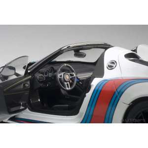 1/18 Porsche 918 Spyder Weissach Package 2013 (white, martini livery) белый Мартини