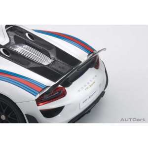 1/18 Porsche 918 Spyder Weissach Package 2013 (white, martini livery) белый Мартини