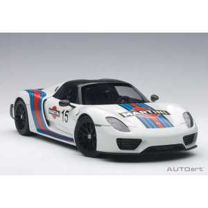 1/18 Porsche 918 Spyder Weissach Package 2013 (white, martini livery) белый Мартини