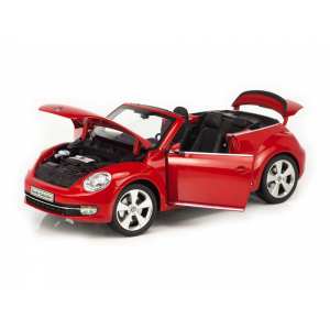 1/18 Volkswagen Beetle кабриолет красный с черной крышей