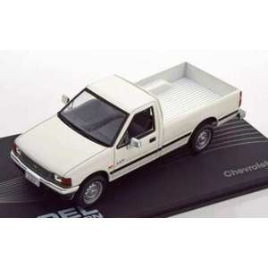 1/43 Chevrolet LUV Pick-up 1988 белый