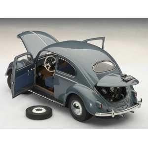 1/18 VOLKSWAGEN BEETLE KAEFER LIMOUSINE 1955 (STRATOS SILVER)