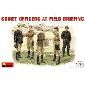 1/35 Фигуры SOVIET OFFICERS AT FIELD BRIEFING