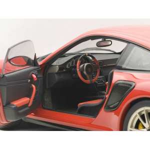 1/18 Porsche 911 (997) GT2 RS 2010 красный с черным капотом