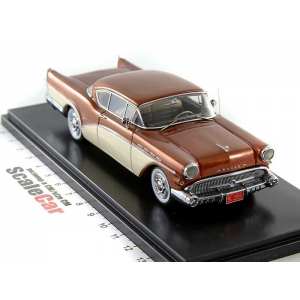 1/43 BUICK Roadmaster Hardtop Coupe 1957 коричневый мет/бежевый