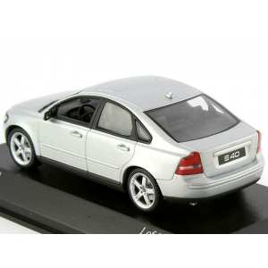 1/43 Volvo S40 2003 серебристый