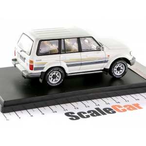 1/43 Toyota Land Cruiser 80 (LC80) 4х4 1996 белый металлик