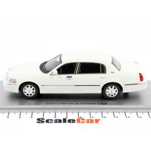 1/43 Lincoln Town Car 2012 Vibrant White