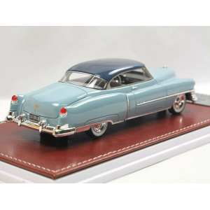 1/43 Cadillac Series 62 Coupe 1951 голубой с синим
