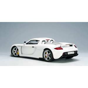 1/18 Porsche Carrera GT белый