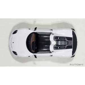 1/18 Porsche 918 Spyder Weissach Package 2013 глянцевый белый