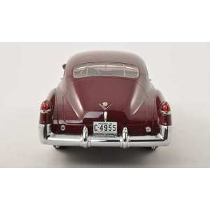 1/18 CADILLAC Series 62 Club Coupe Sedanette 1949 темно-красный