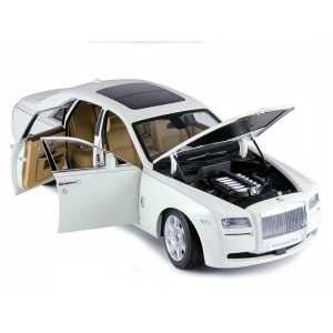 1/18 Rolls Royce Ghost SWB LHD English white II Moccasin -Silver