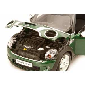 1/18 Mini Cooper S (R56) with Sunroof, Green with White Stripe