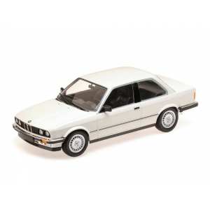 1/18 BMW 323i E30 белый 1982
