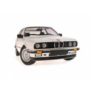 1/18 BMW 323i E30 белый 1982