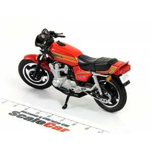 1/24 Мотоцикл Honda CB750F красный