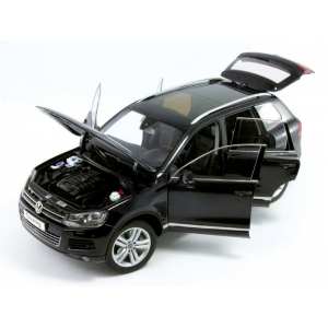 1/18 VolkswagenTouareg Deep black Pearl Effect V6 FSI