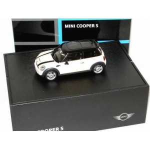 1/43 Mini Cooper S 2006 pepperwhite