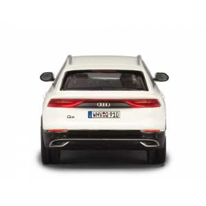 1/43 Audi Q8 2018 белый