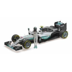 1/18 Mercedes AMG Petronas F1 Team - F1 W07 Hybrid - Rosberg - чемпион 2016 с фигуркой