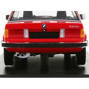 1/18 BMW 323i E30 - 1982 - красный