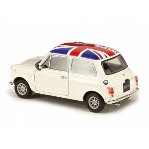 1/24 Mini Cooper 1300 бежевый с английским флагом на крыше