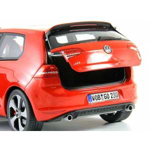 1/18 Volkswagen Golf VII Gti 2013 красный