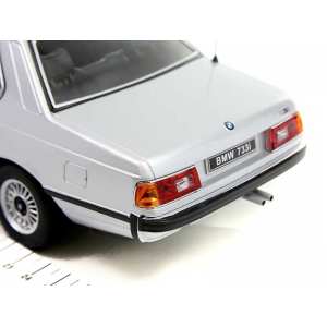 1/18 BMW 7-series E23 1977 серебристый