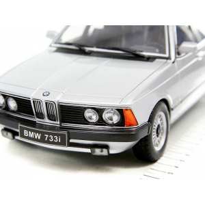 1/18 BMW 7-series E23 1977 серебристый