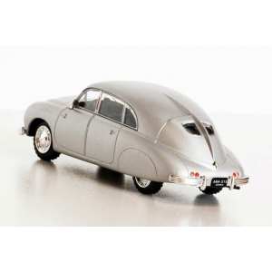 1/43 Tatra 600 Tatraplan серый