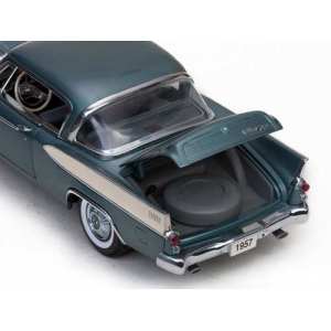 1/18 Studebaker Golden Hawk 1957 серый