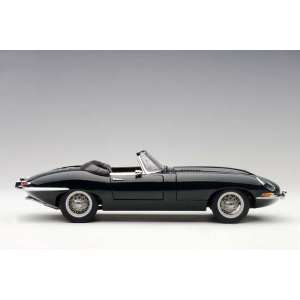 1/18 Jaguar E-Type Roadster Series I 3.8 RHD зеленый