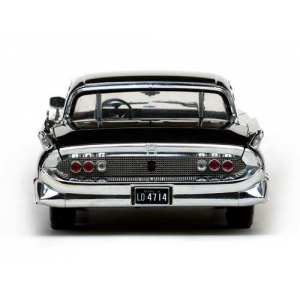 1/18 Lincoln Continental Mark III Hard Top 1958 черный