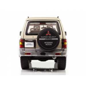 1/18 Mitsubishi Montero (Pajero II) Long 3.5 V6 1998, sudan beige metallic золотистый