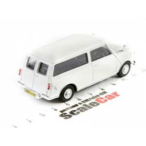 1/43 Mini Van Countryman белый