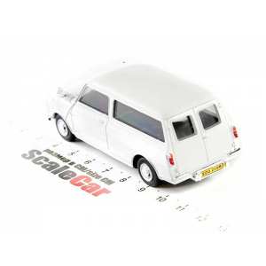 1/43 Mini Van Countryman белый