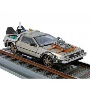 1/18 DeLorean Back to the Future Part III Railroad version из фильма Назад в будущее, ч. 3