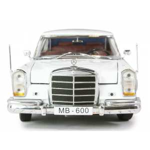 1/18 Mercedes-Benz 600 Landaulet (W100) 1966 белый