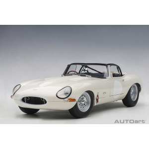 1/18 Jaguar Lightweight E-Type 2015 белый