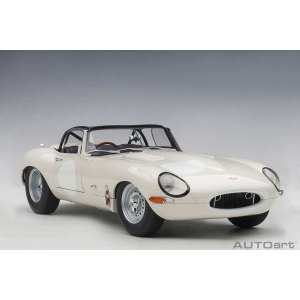 1/18 Jaguar Lightweight E-Type 2015 белый