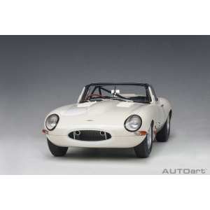 1/18 Jaguar Lightweight E-Type 2015 белый