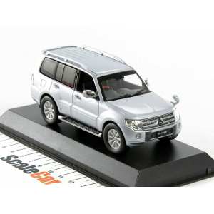 1/43 Mitsubishi Pajero Super Exceed (Cool Silve Metallic)