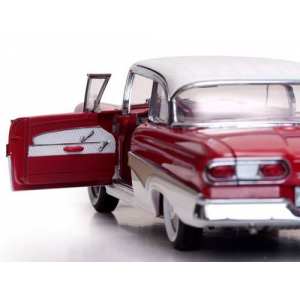 1/18 Ford Fairlane 500 HardTop 1958 белый с красным